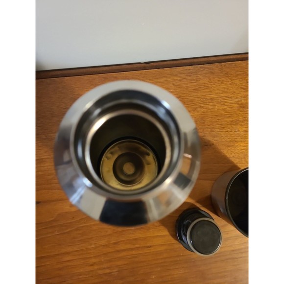 Eddie Bauer Outfitter Plaid Vacuum Sealed Thermos Hot or Cold - 1L - 33.9 Oz - Picture 4 of 5